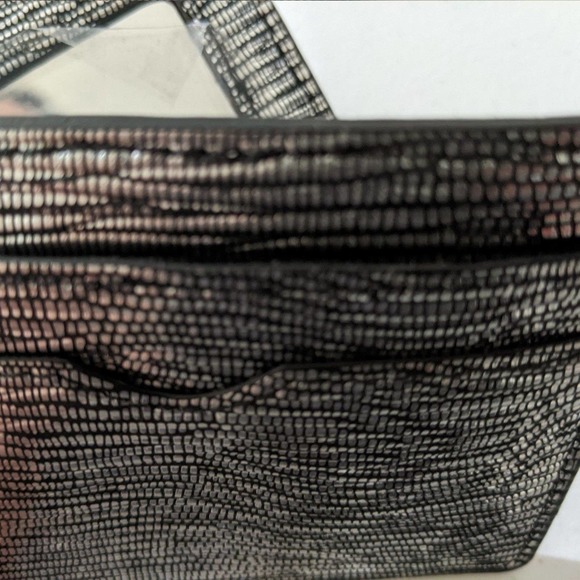 New Express silver metallic keychain mirror card holder ID organizer wallet - Picture 2 of 4